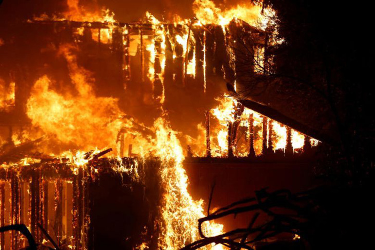 9 đám cháy bủa vây vùng bắc California - Ảnh 1.