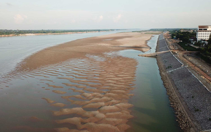 Nước sông Mekong hạ xuống mức thấp nhất trong 100 năm qua