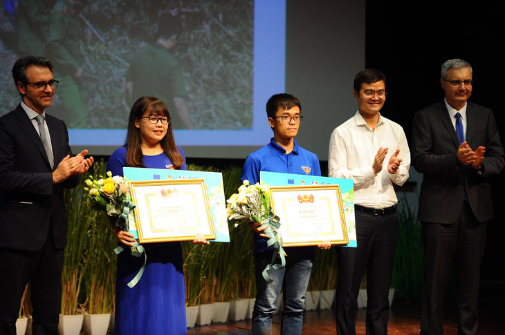 Ảnh cháy ở Nghệ An đoạt giải nhất cuộc thi ảnh ứng phó biến đổi khí hậu - Ảnh 1.