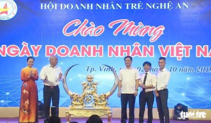 Hội doanh nhân trẻ Nghệ An đấu giá sừng động vật hoang dã? - Ảnh 1.