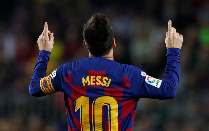 Messi trở lại đỉnh cao, Barca đè bẹp Valladolid