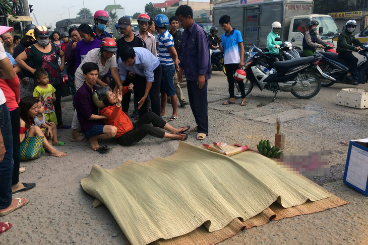 Đi mua đồ ăn sáng cho em, học sinh lớp 6 bị xe ben cán tử vong - Ảnh 1.