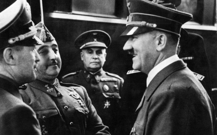 Trùm phát xít Hitler từng được đề cử Nobel hòa bình