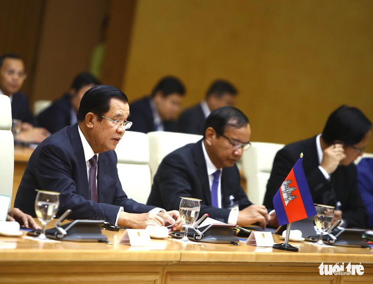Thủ tướng Campuchia Hun Sen bắt đầu thăm chính thức Việt Nam - Ảnh 4.