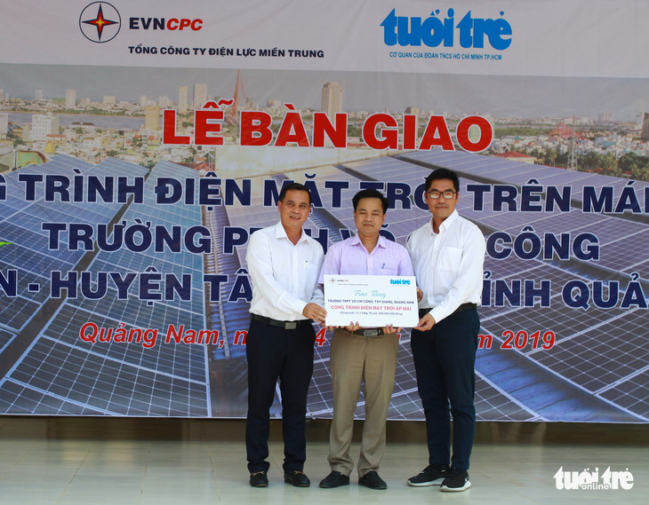 Thêm 2 trường học miền núi Quảng Nam có điện mặt trời - Ảnh 1.