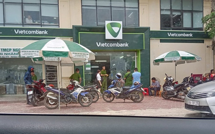 Nghi phạm nổ súng tại ngân hàng ở Thanh Hóa là thượng úy công an