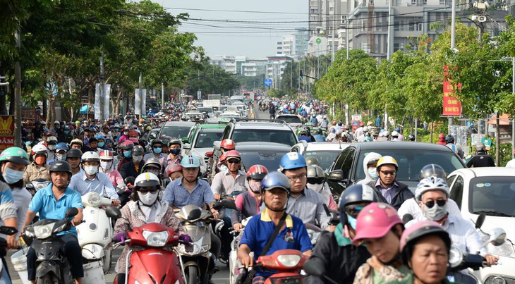 TP.HCM tăng phí đăng ký ôtô lên 20 triệu đồng - Ảnh 1.