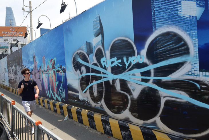 Graffiti nghệ thuật đích thực không bôi bẩn đường phố - Ảnh 1.