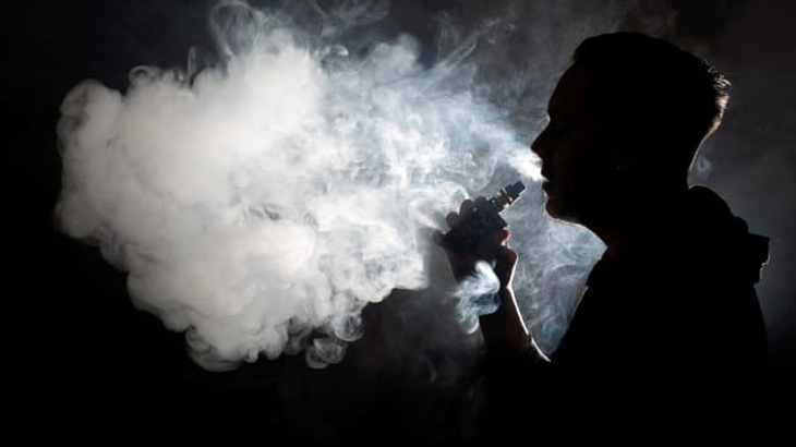 Nghiên cứu đầu tiên chỉ ra sự liên kết giữa thuốc lá điện tử và ung thư phổi - Ảnh 1.