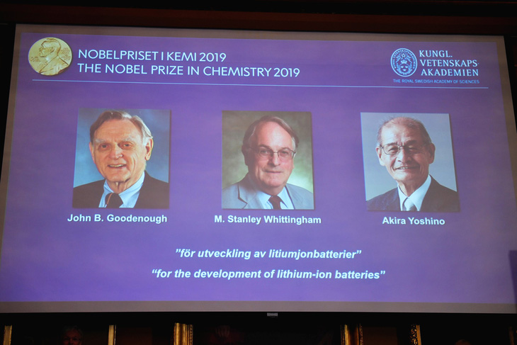 Nobel hóa học 2019 tôn vinh các công trình phát triển pin lithium-ion - Ảnh 1.