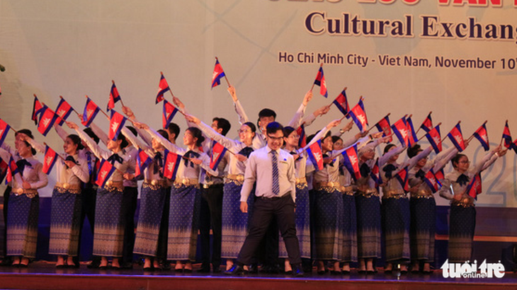 Đại biểu SSEAYP hò reo cùng những ca khúc Việt - Ảnh 3.