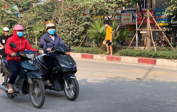 Miền Bắc ô nhiễm không khí nghiêm trọng, khuyến cáo hạn chế ra đường - Ảnh 2.