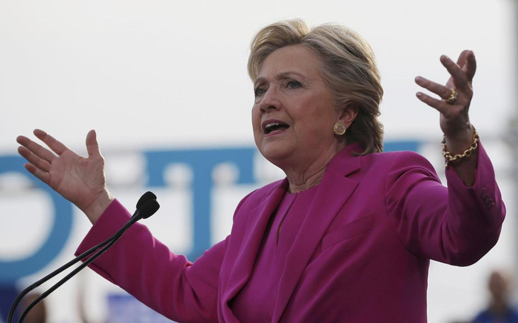 Bà Hillary Clinton: ‘Rất nhiều người đang hối thúc tôi tái tranh cử tổng thống’