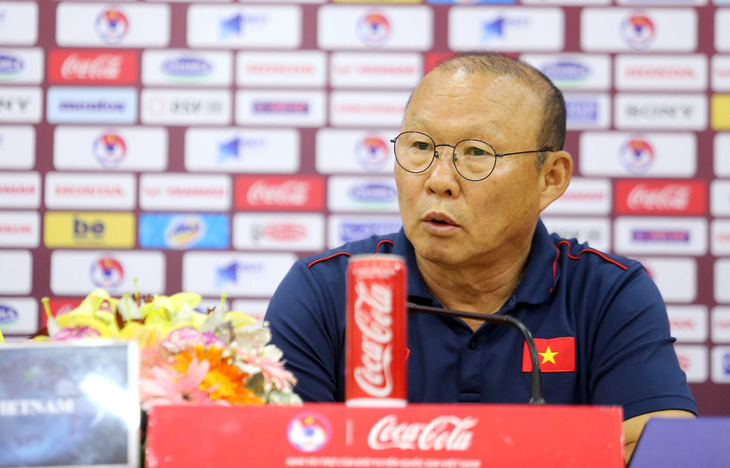 Họp báo trước trận Việt Nam - UAE, thầy Park nhận định UAE sẽ chơi “tất tay” - Ảnh 1.