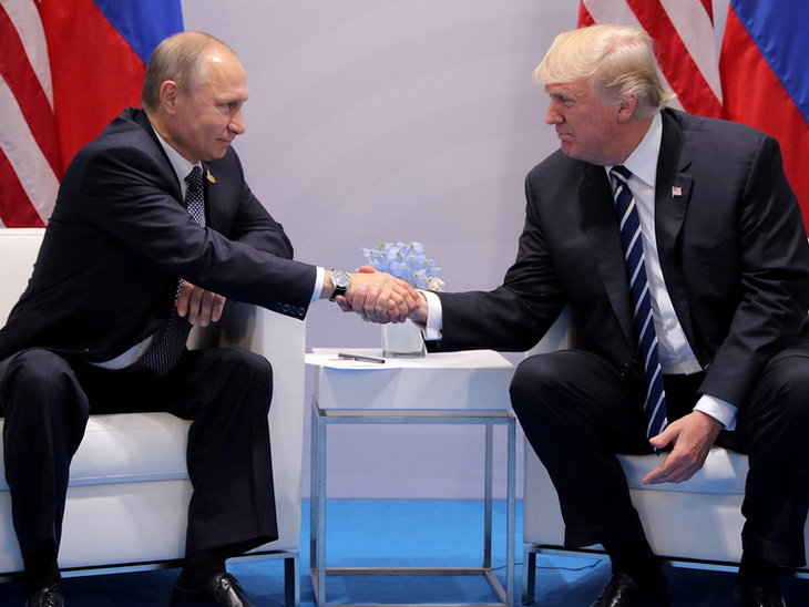 Ông Putin mời ông Trump thăm Nga dịp phô diễn khí tài quân sự - Ảnh 1.