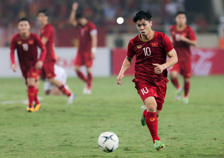 Việt Nam thắng UAE và nghịch lý Công Phượng - Ảnh 1.