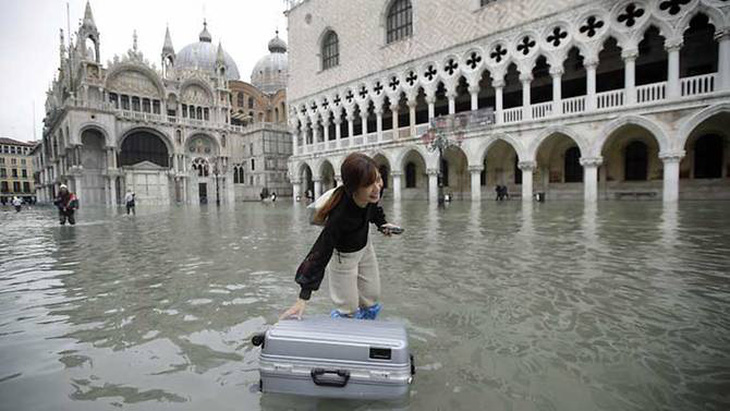 Venice ban bố tình trạng khẩn cấp vì lụt thiệt hại hàng triệu USD - Ảnh 3.