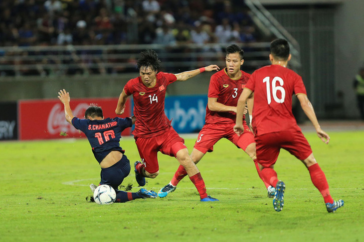 Chiều mai, đội tuyển Thái Lan có mặt tại Hà Nội, chuẩn bị đấu với Việt Nam - Ảnh 1.