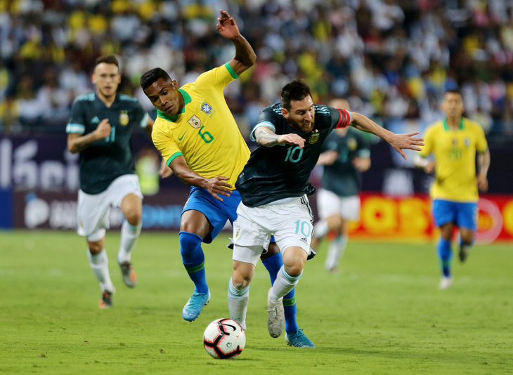 Messi ghi bàn giúp Argentina đánh bại Brazil - Ảnh 3.