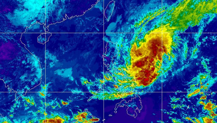 Bão Kalmaegi lăm le vào Biển Đông, trời lạnh có làm suy yếu? - Ảnh 1.