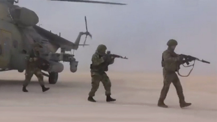 Nga tiến vào kiểm soát căn cứ không quân Mỹ bỏ ở Syria - Ảnh 1.