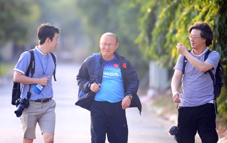 Ông Park cấm cửa phóng viên Thái Lan - Ảnh 2.