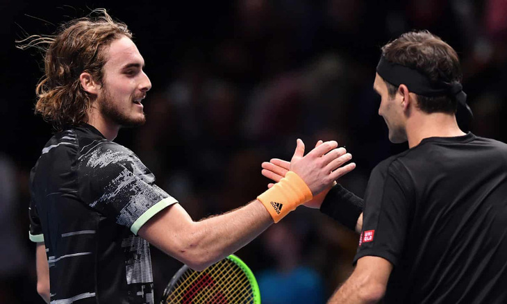 Thất bại trước Tsitsipas, Federer dừng bước ở bán kết ATP Finals - Ảnh 1.
