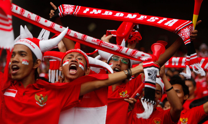 Giận liên đoàn, CĐV Indonesia không vào sân cổ vũ đội tuyển đá với Malaysia - Ảnh 1.