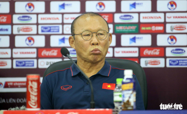 50 sắc thái của ông Park trong buổi họp báo trước trận gặp Thái Lan - Ảnh 4.