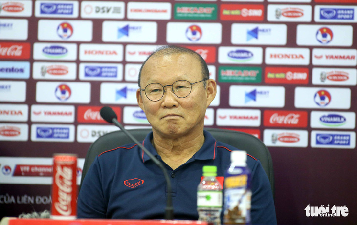 50 sắc thái của ông Park trong buổi họp báo trước trận gặp Thái Lan - Ảnh 9.