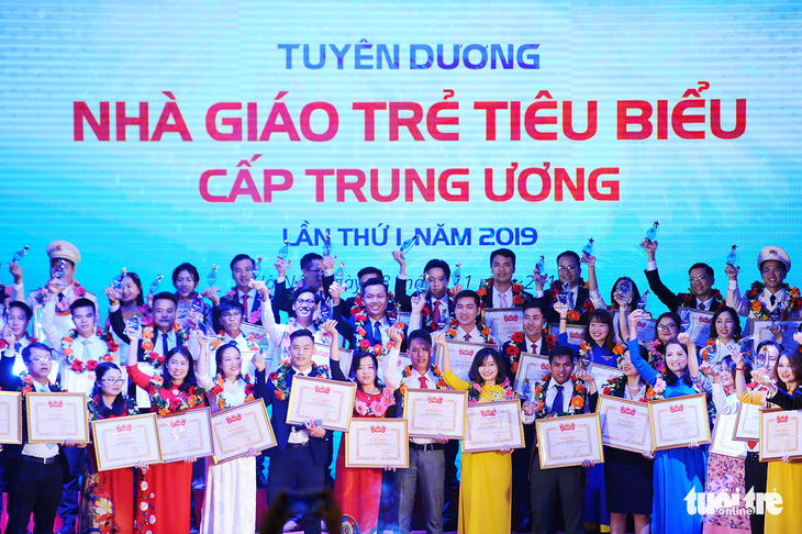 75 nhà giáo trẻ tiêu biểu nhận giải thưởng của Trung ương Đoàn - Ảnh 1.