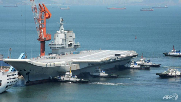 Tàu sân bay nội địa Trung Quốc vào Biển Đông tập trận - Ảnh 1.