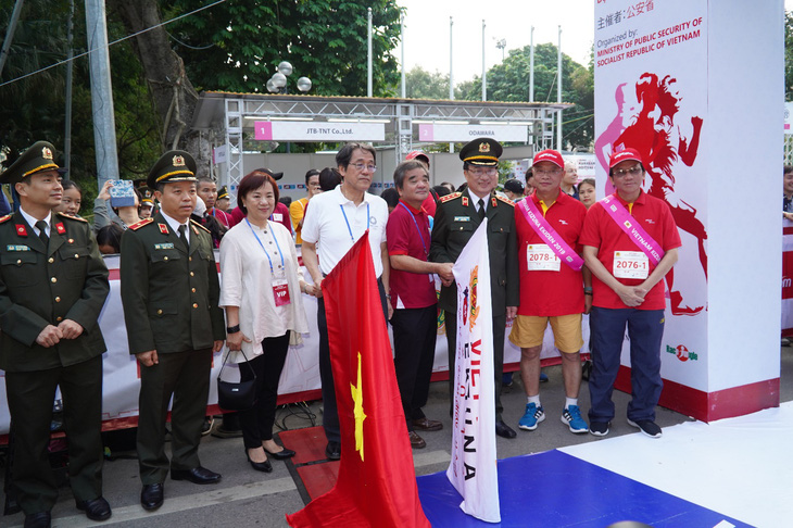 Vietjet cùng máy bay Amy chạy tiếp sức tại giải Kizuna Ekiden 2019 - Ảnh 2.