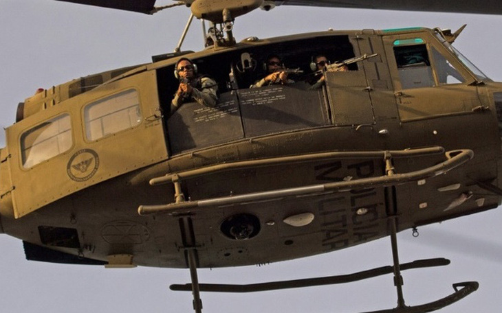 Khiếp với lính bắn tỉa từ trực thăng ở Brazil