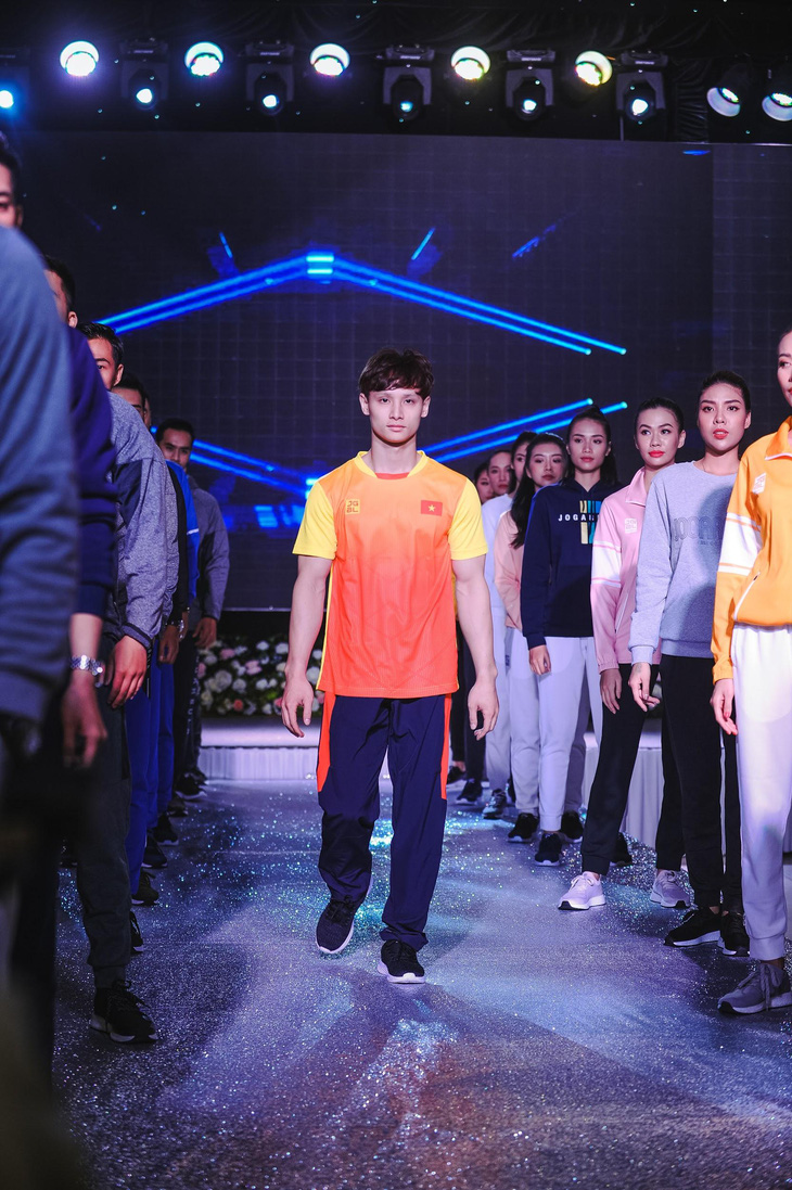 Fashion Show công bố trang phục tham dự chính thức tại SEA Games 30 - Ảnh 1.