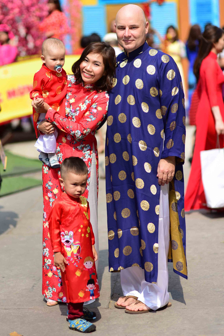 Cả thế giới đều biết áo dài là quốc phục Việt Nam - Ảnh 1.
