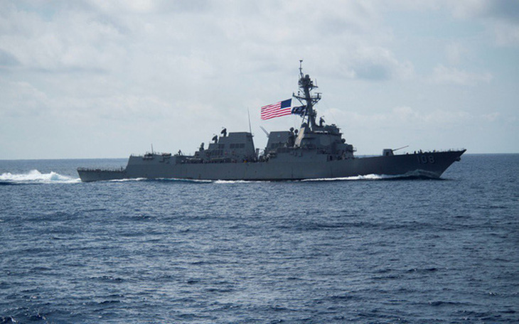 Áp sát Hoàng Sa, Trường Sa, hai tàu chiến Mỹ thách thức Trung Quốc