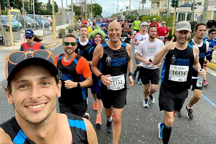 Chạy marathon khắp thế giới vì người bệnh ung thư - Ảnh 1.