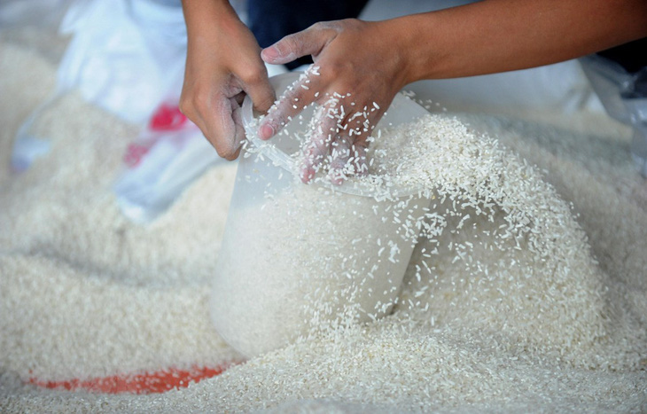 Tổng thống Philippines ra lệnh ngừng nhập khẩu gạo - Ảnh 1.