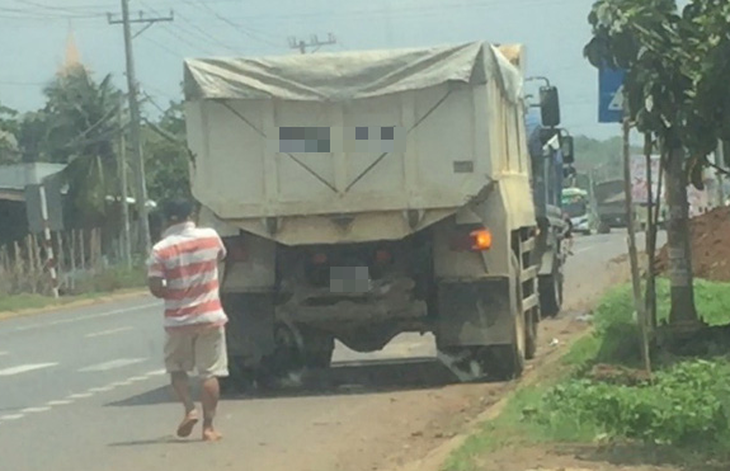 Thêm một số CSGT cho biết chuyện xe tải, xe khách mua đường có thật - Ảnh 1.