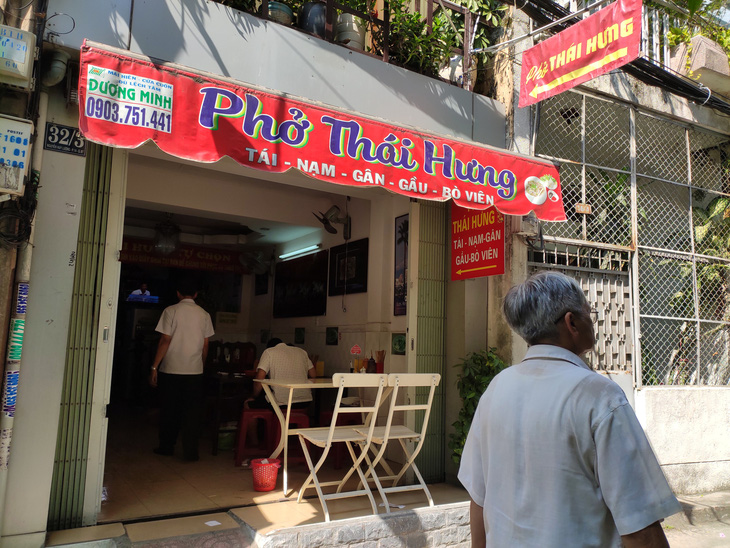 Quán phở lạ giữa Sài Gòn: ăn  nhẹ, nói khẽ, mua nhiêu bán nhiêu - Ảnh 5.