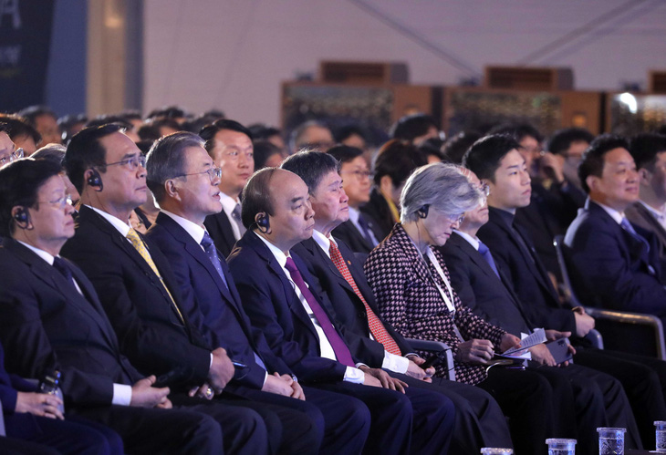 Thủ tướng Nguyễn Xuân Phúc dự lễ động thổ xây dựng thành phố thông minh của Hàn Quốc - Ảnh 2.