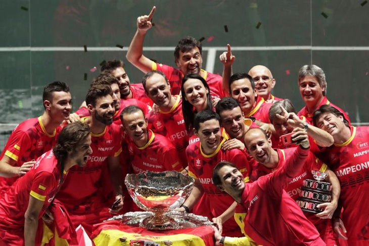 Nadal cùng tuyển Tây Ban Nha dễ dàng đăng quang Davis Cup - Ảnh 1.