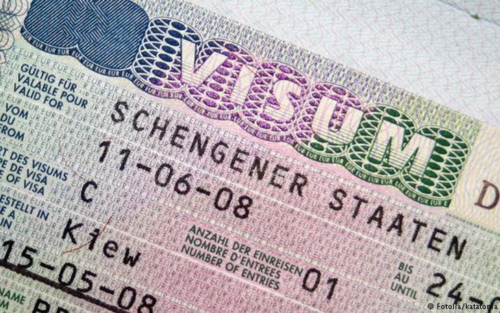 Siết chặt việc cấp visa đi châu Âu sau vụ 39 thi thể trong container?
