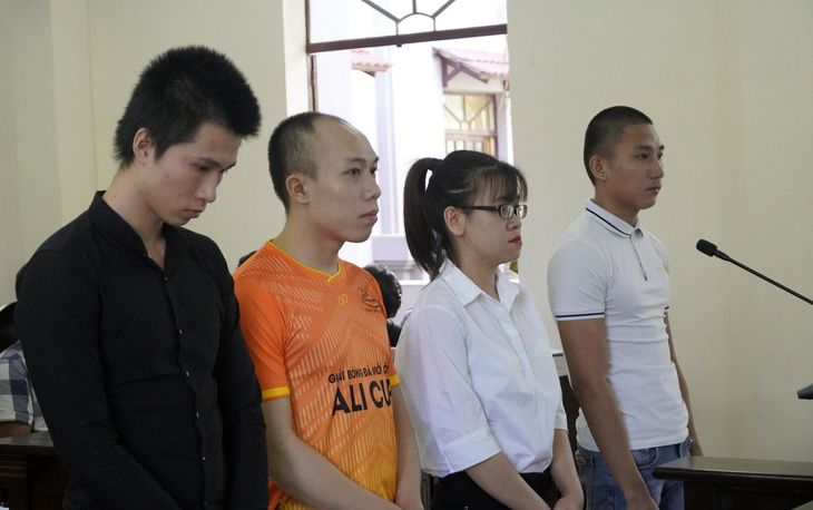 Tòa đang xét xử 4 nhân viên địa ốc Alibaba - Ảnh 1.
