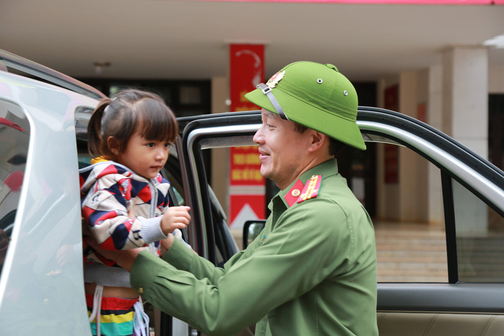 Đại tá Vũ Hồng Văn làm giám đốc Công an tỉnh Đồng Nai - Ảnh 4.