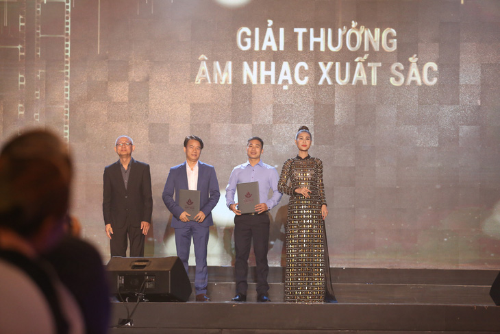 Song Lang đoạt Bông sen vàng, Trấn Thành đoạt giải Diễn viên chính xuất sắc - Ảnh 8.