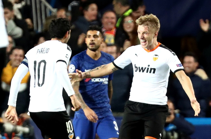 Đánh rơi chiến thắng trước Valencia, Chelsea chưa thể ghi tên vào vòng knock-out - Ảnh 3.