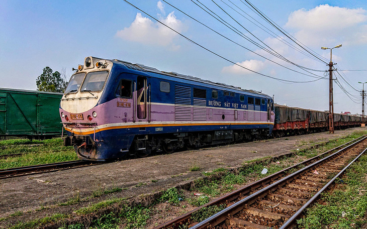 Có cần làm đường sắt Lào Cai - Hà Nội - Hải Phòng với vốn "khủng" 100.000 tỉ đồng?
