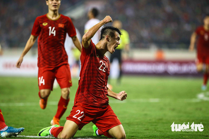 Bảng xếp hạng FIFA: Việt Nam tăng vượt bậc, Thái Lan tụt dốc - Ảnh 1.